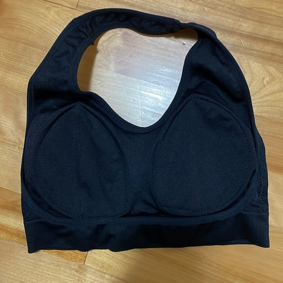 New Black halter style sports bra - XS - Picture 2 of 3
